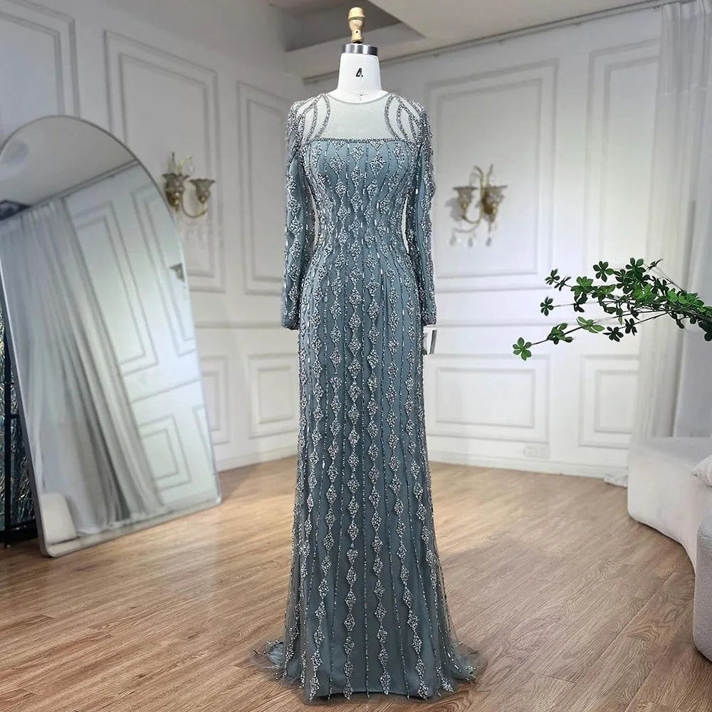 Sirena gris de Arabia: exquisito vestido de noche de lujo con cuentas