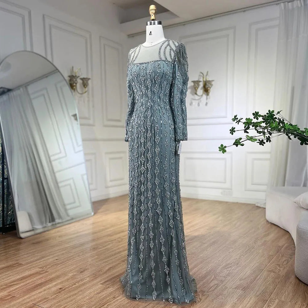 Sirena gris de Arabia: exquisito vestido de noche de lujo con cuentas